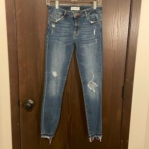 DL1961 Distressed Darling Jeans 👖Size 28